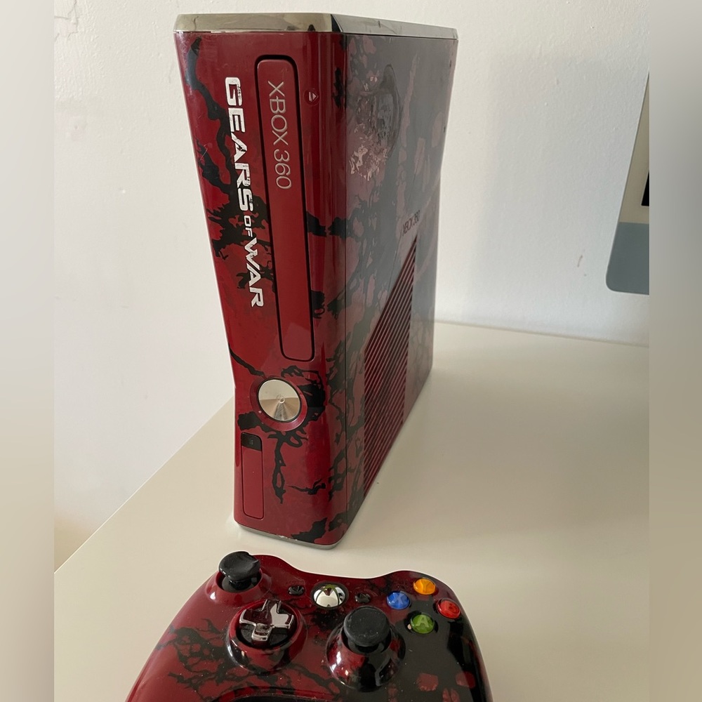Xbox 360 limited red gears of war edition